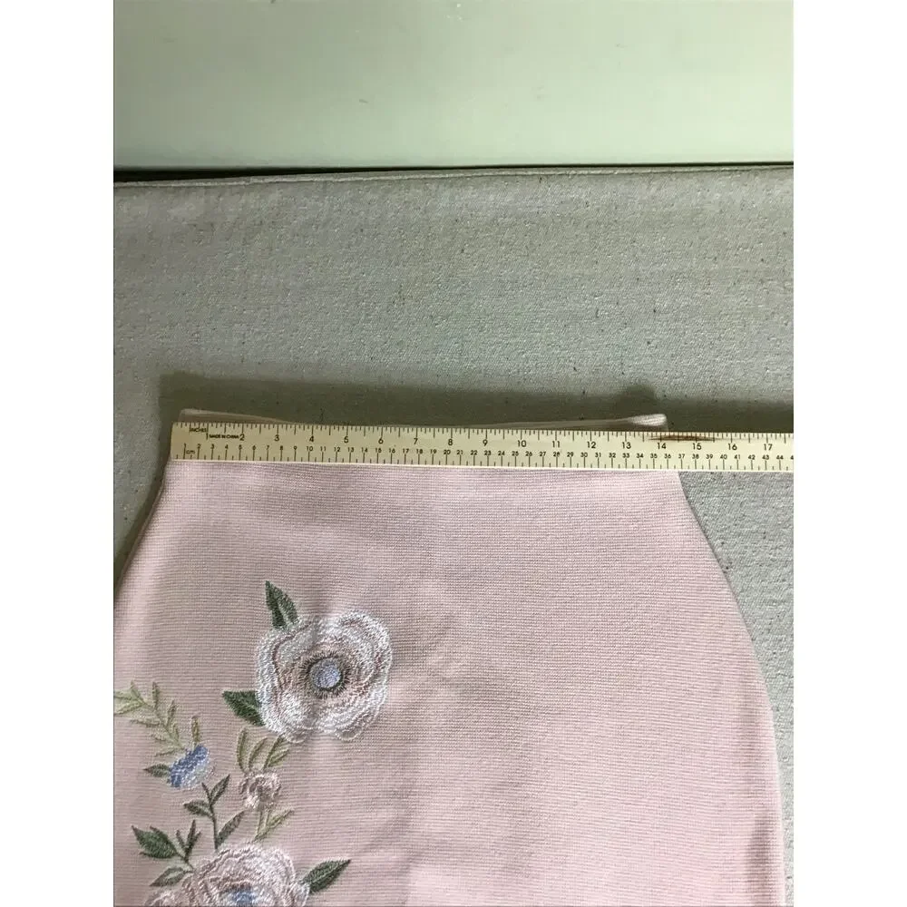 Calvin Klein Knit Pencil Skirt Floral Embroidery Detail Pink Sz. Small